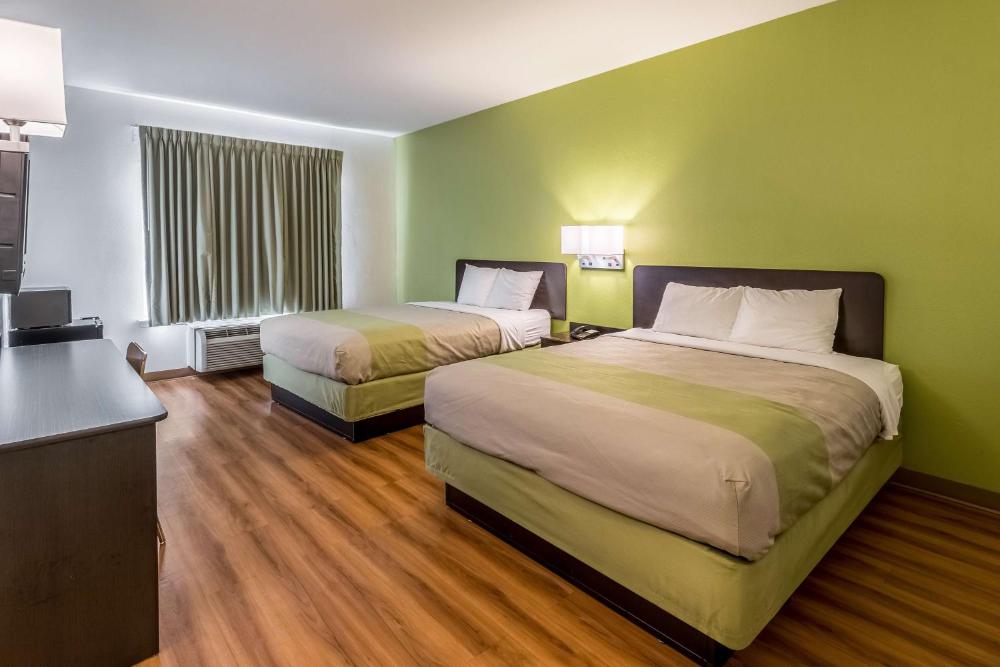Quadruple Room - Non-Smoking interior